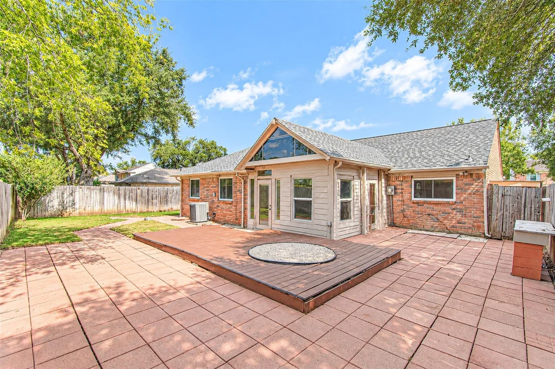 Photo of 18015 Brooknoll Drive