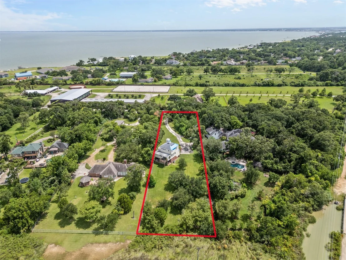 Photo of 570 Surf Oaks Drive