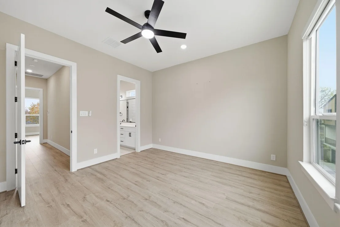 Photo of Unit E at 4013 Griggs Road