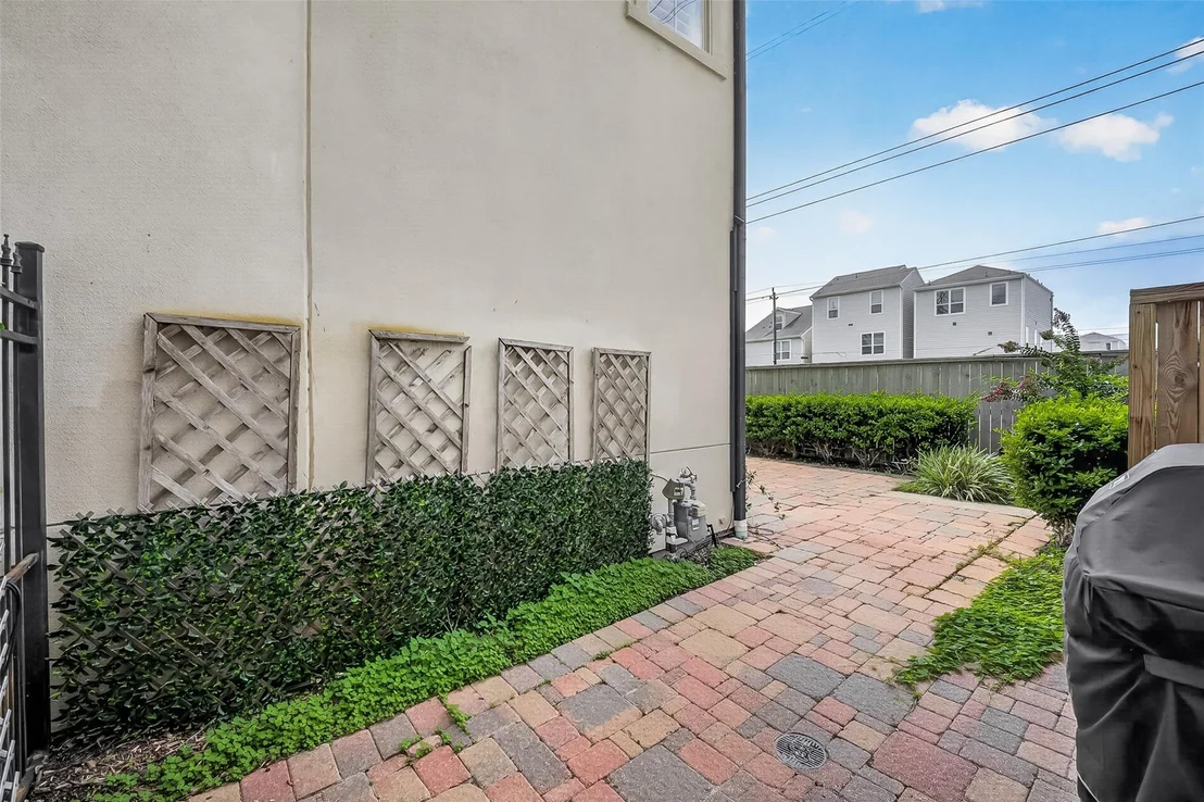 Photo of 10929 Upland Park