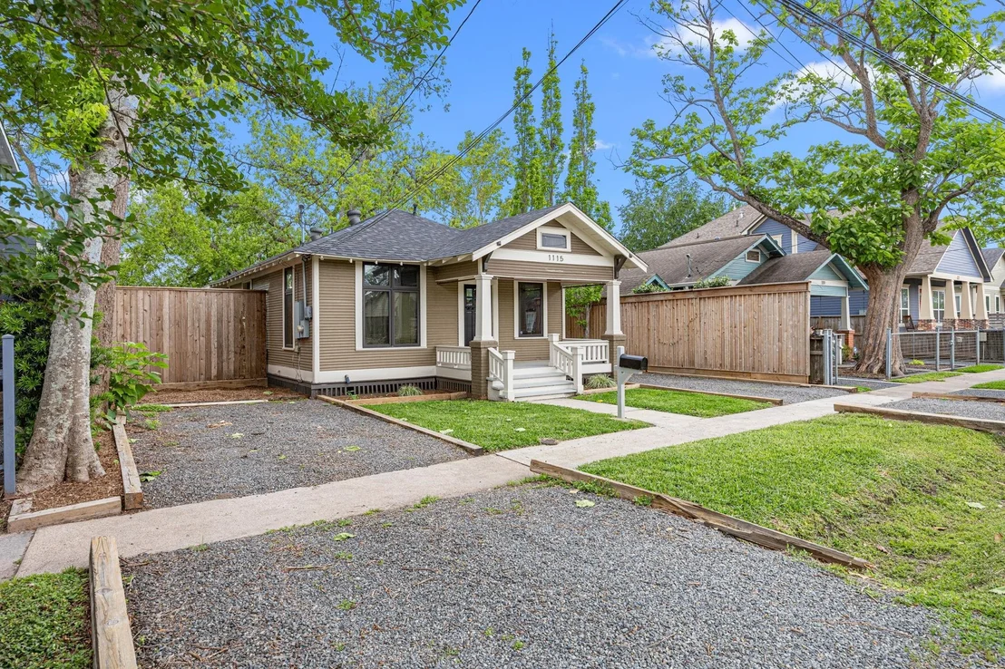 Photo of 1115 Adele Street