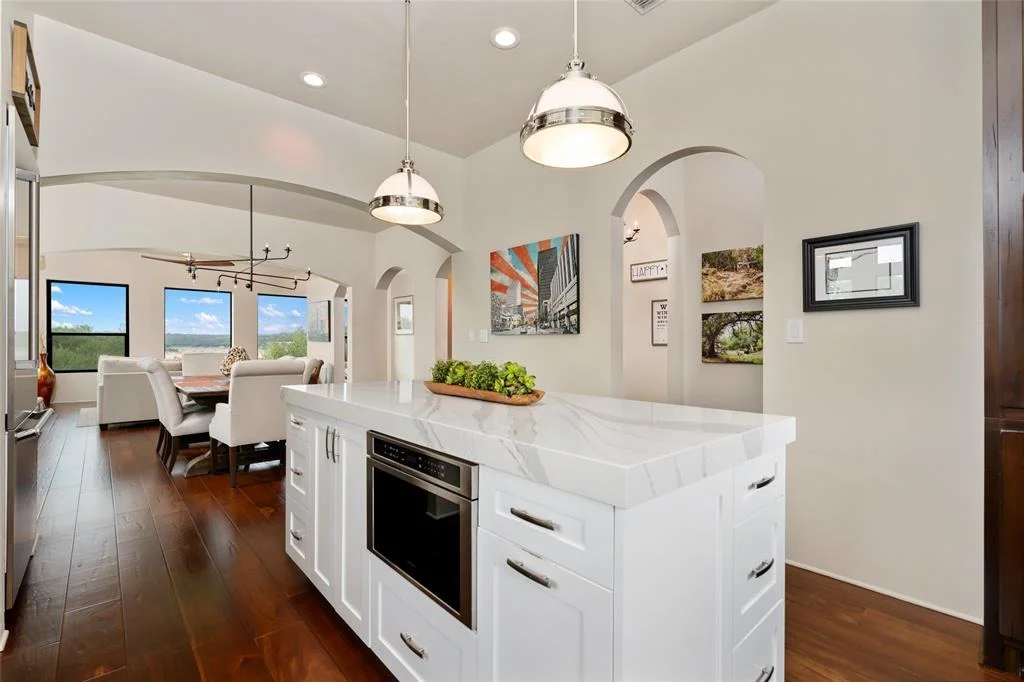Photo of 1404 Hurst Creek Road