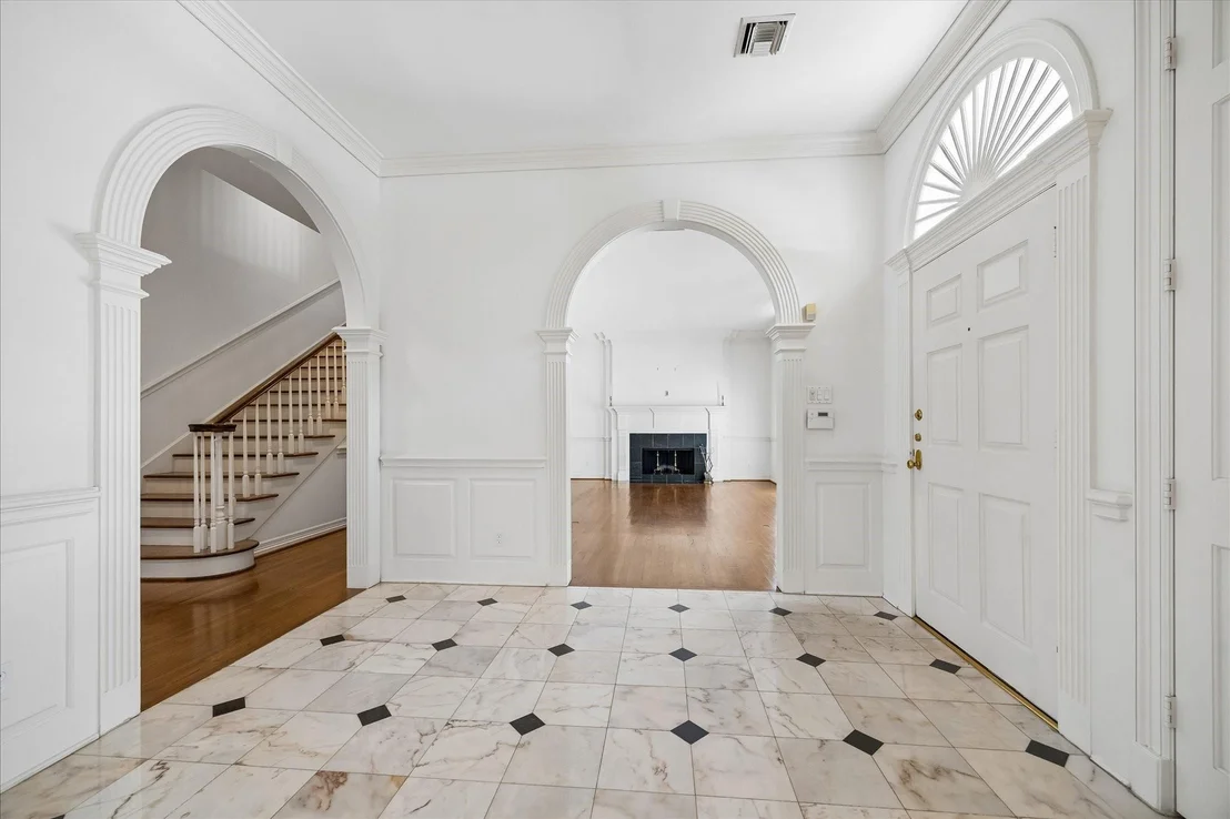 Photo of 5970 Riverview Way