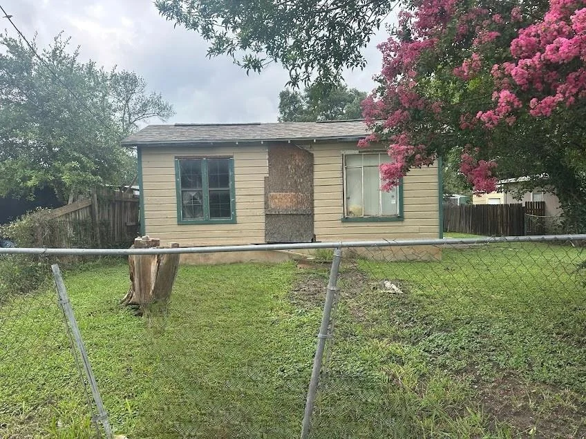 Photo of 1443 Saenz