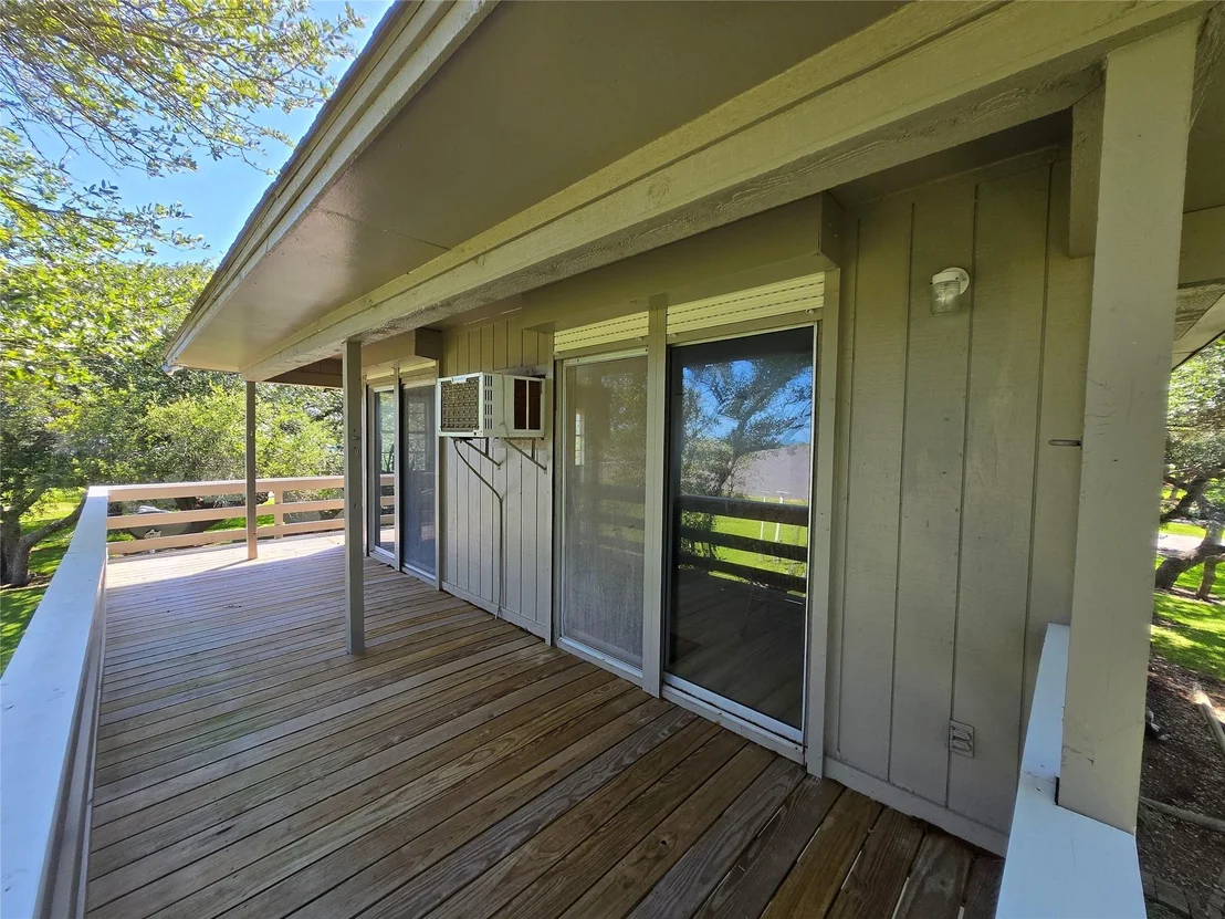 Photo of 2182 W Bayshore Drive