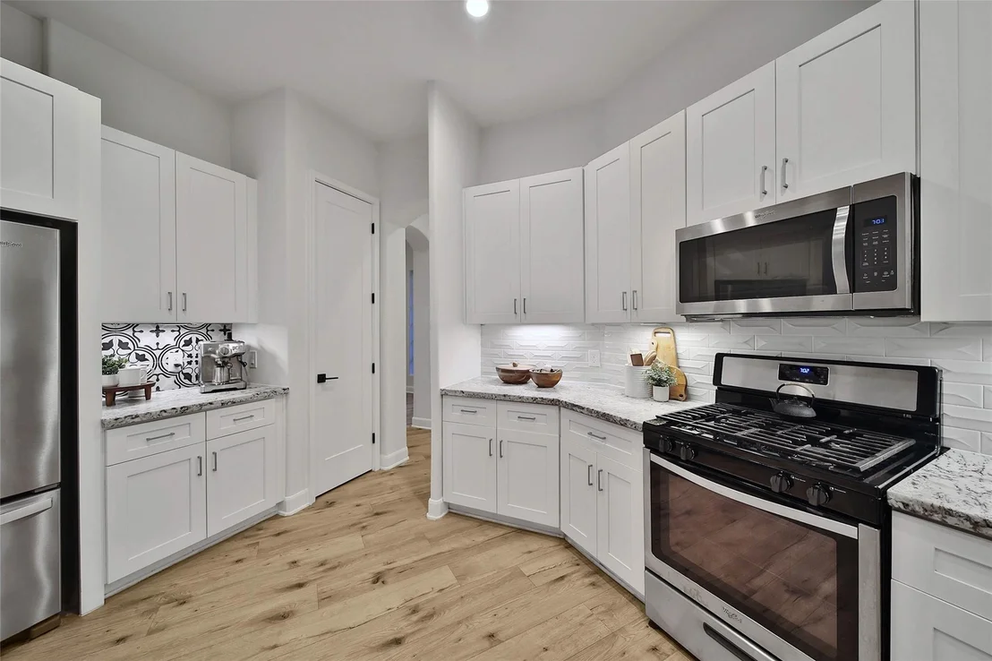 Photo of 1302 Avon Way