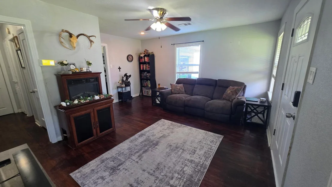 Photo of 1208 Chevy Chase Drive