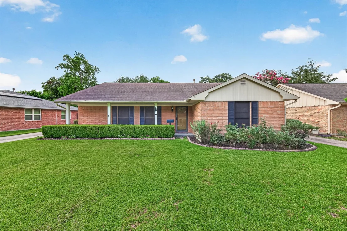 Photo of 5610 Belrose Drive