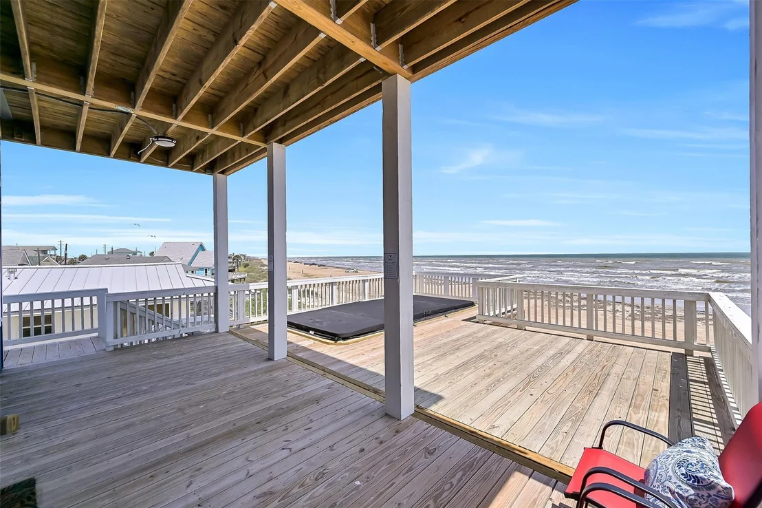 Photo of 16728 West Beach Road