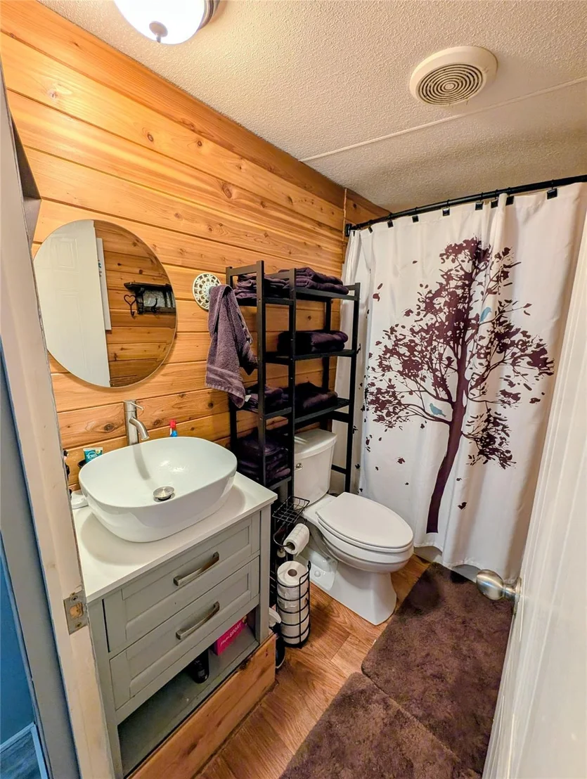 Photo of 346 Lakeside Circle