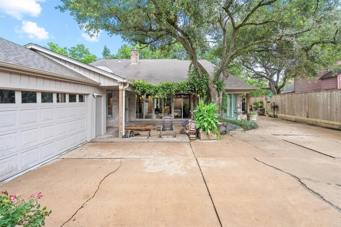 Photo of 12214 Maple Rock Drive