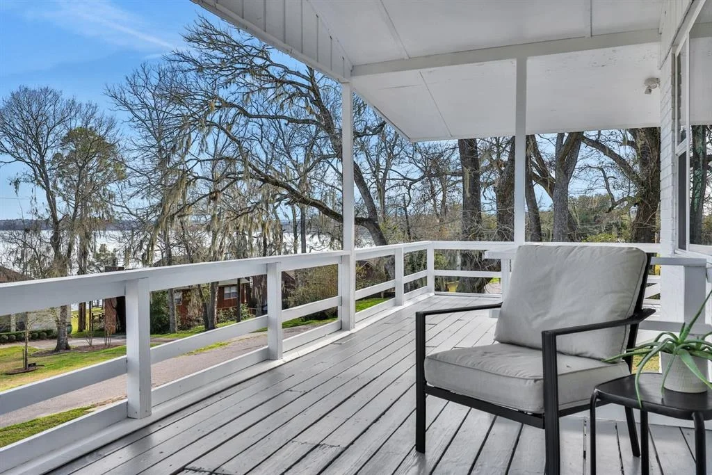 Photo of 255 Edgewater Way