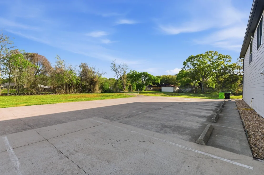 Photo of 1905 Dowling Drive