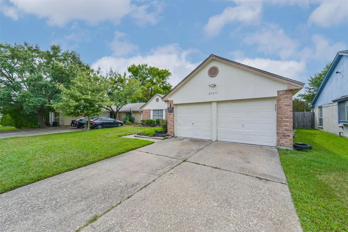 Photo of 20015 Lions Gate Drive