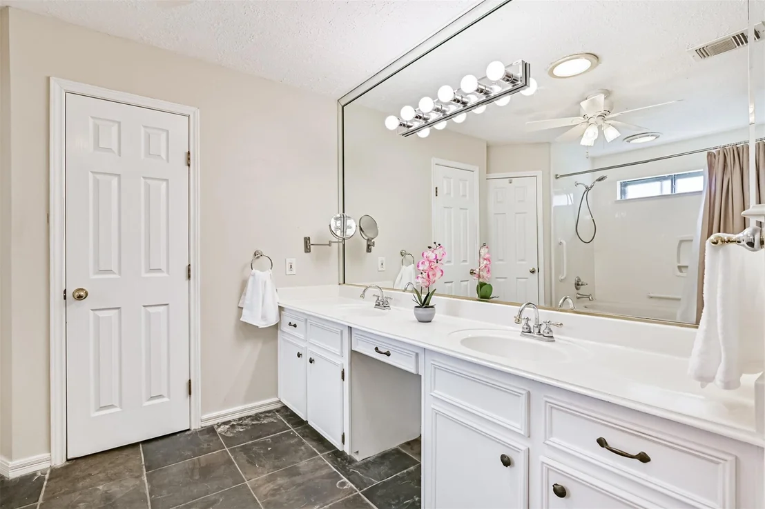 Photo of 910 Evergreen Drive