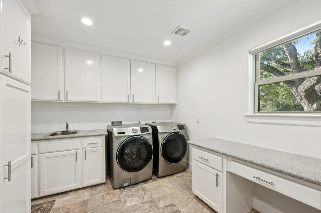 Photo of 1302 Riverview Circle