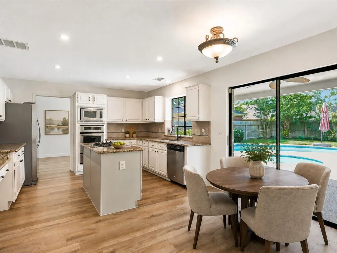 Photo of 22939 Provincial Boulevard