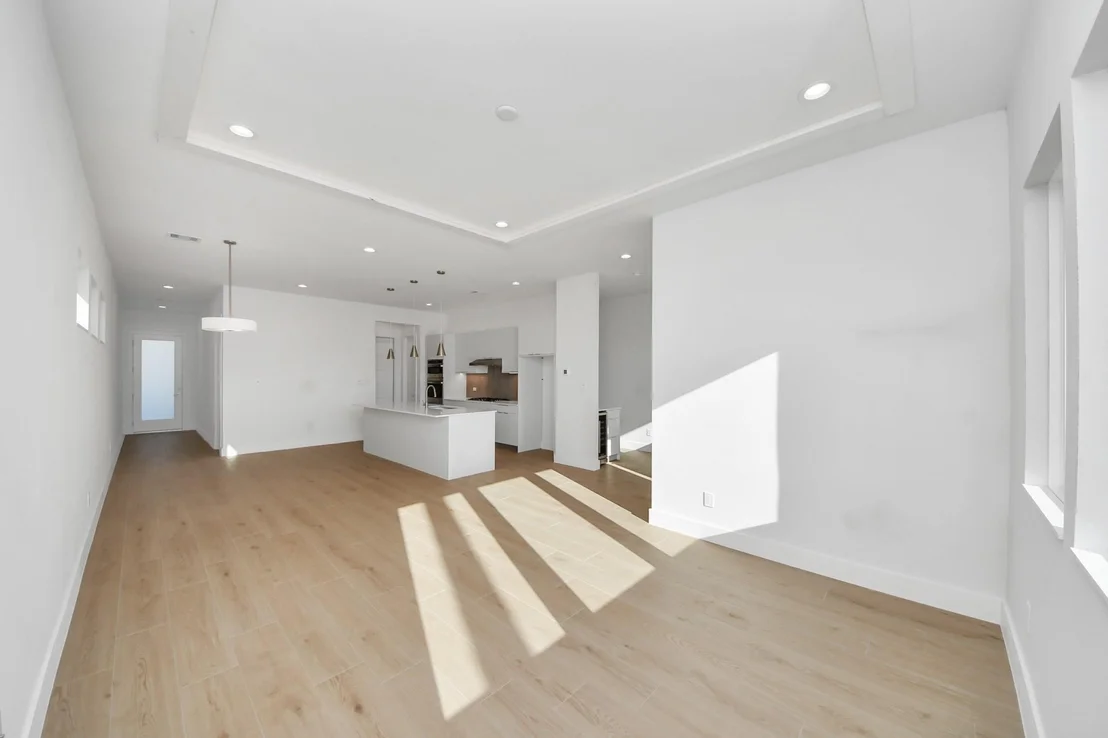 Photo of 2106 Diagonal Lane