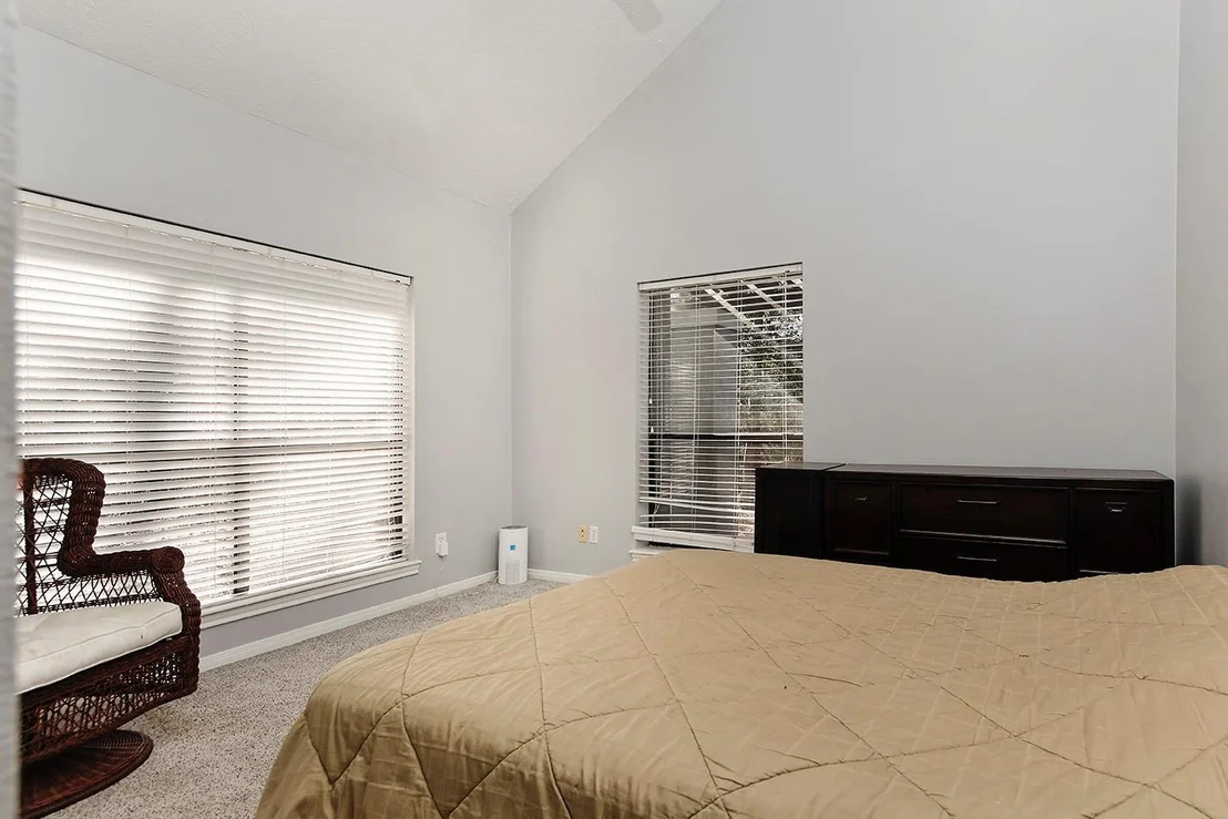 Photo of 44 Lake Forest Circle