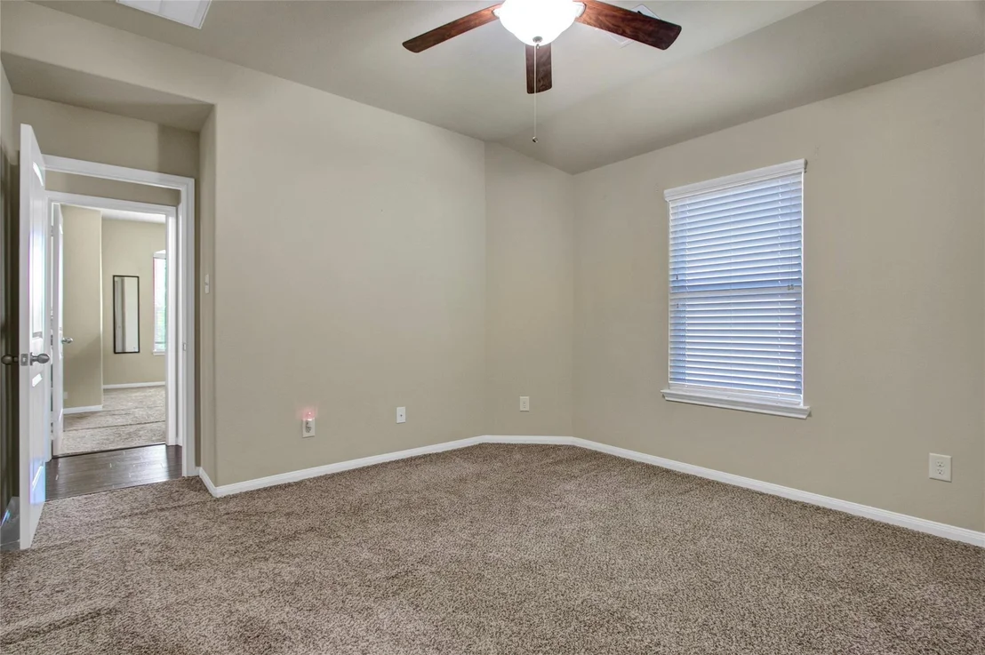 Photo of 1242 S Maple Drive