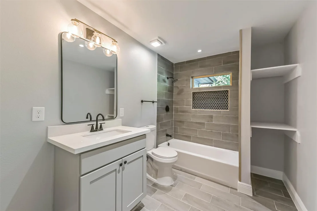 Photo of 8925 Everglade Drive