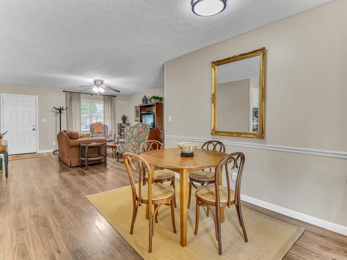 Photo of 805 Bluebonnet Lane