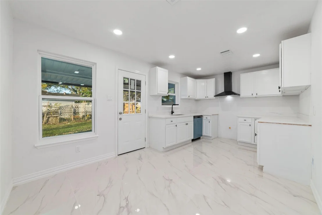 Photo of 11434 Sharpview Drive