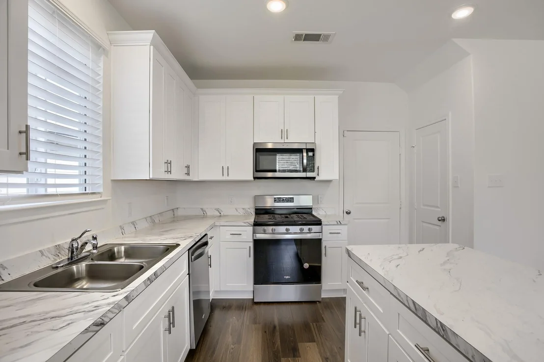 Photo of 21534 Austell Pond Drive
