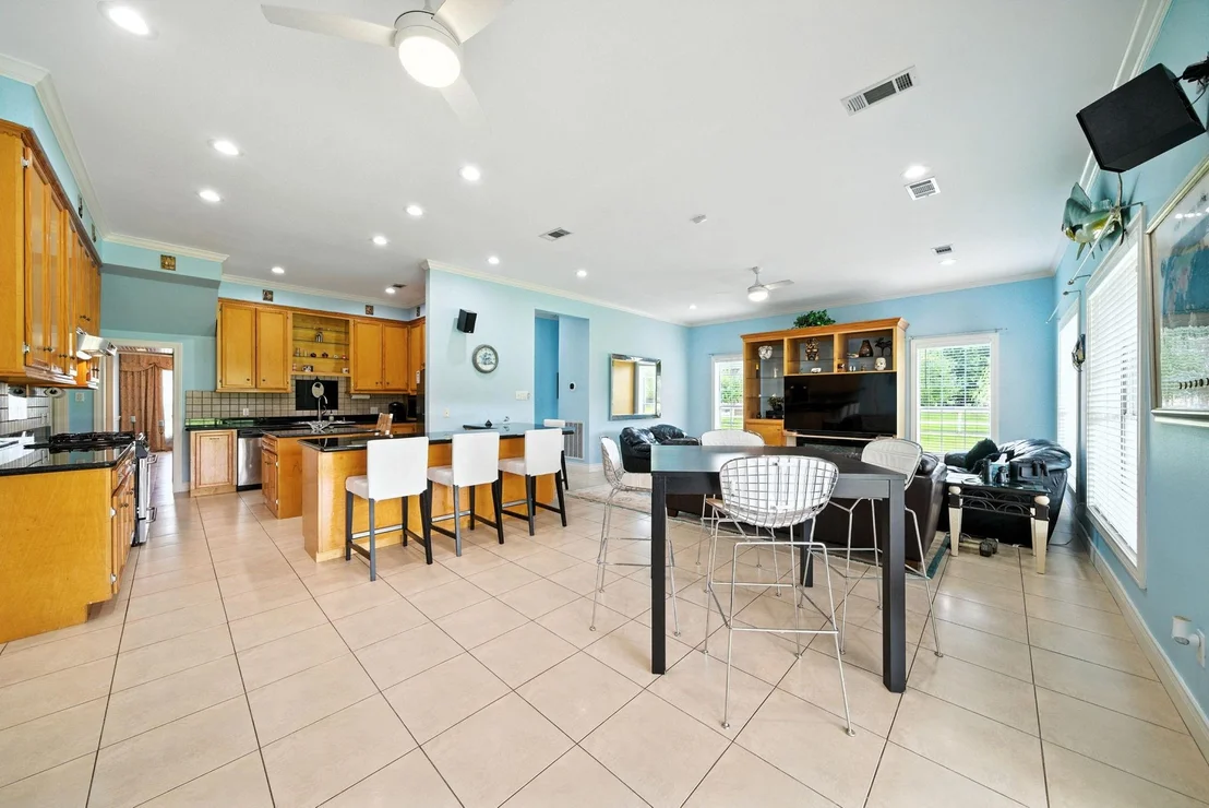 Photo of 15402 Long Road