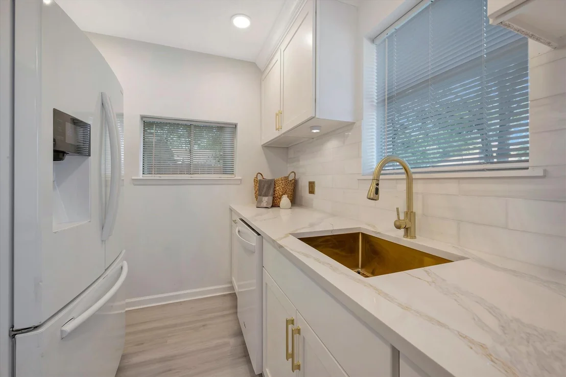Photo of 910 Beachcomber Lane