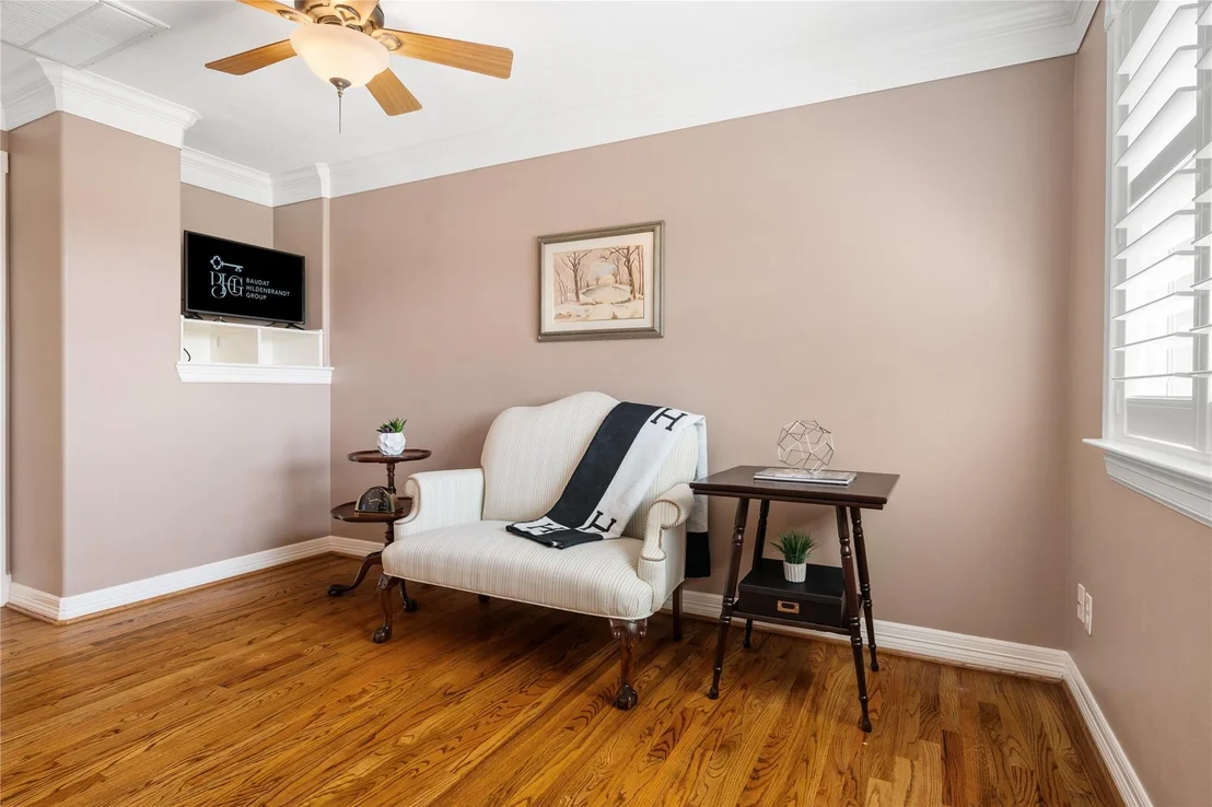 Photo of 5442 Lakeshore Drive