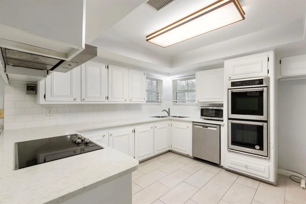 Photo of 16202 Surrey Lane