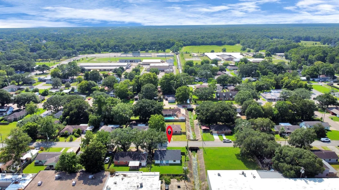 Photo of 916 Woods Drive