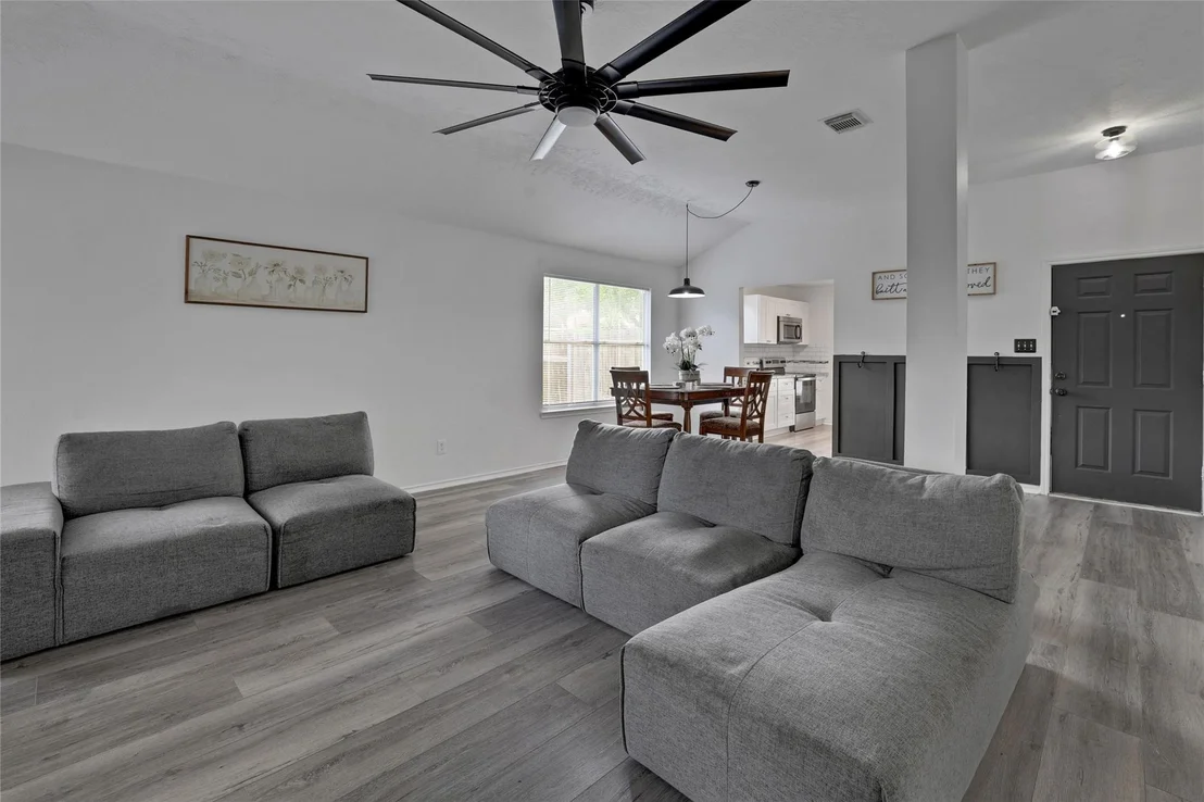 Photo of 219 Cape Conroe Drive