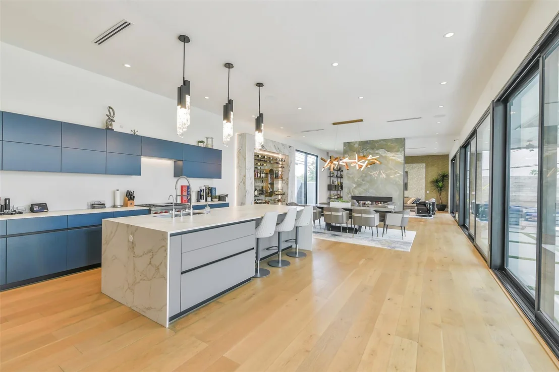 Photo of 3003 Virginia Street