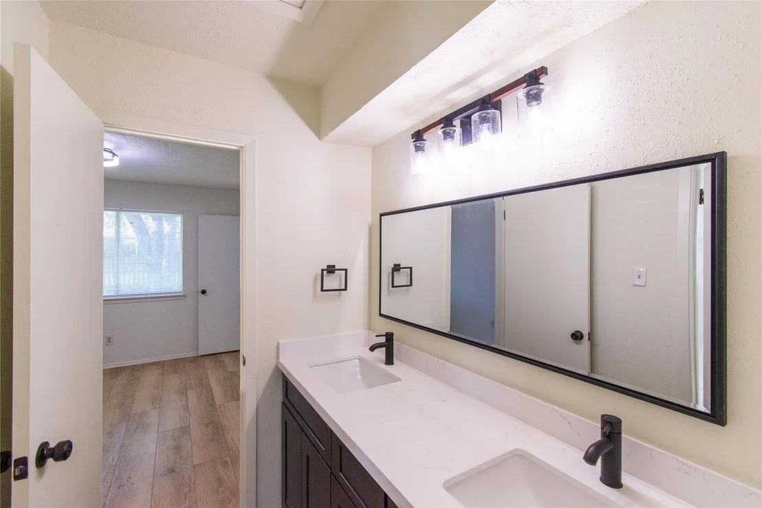 Photo of 462 Capehill Drive