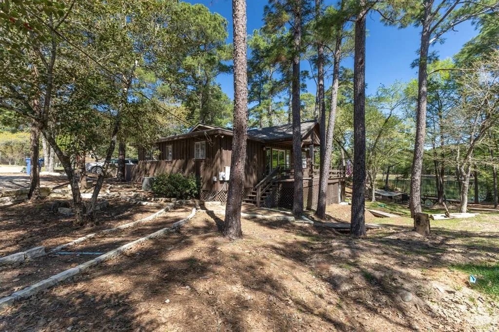 Photo of 104 Broken Bow