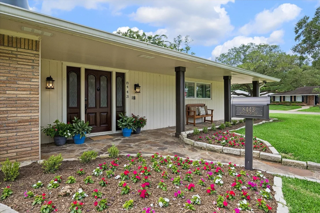 Photo of 8443 Westview Drive