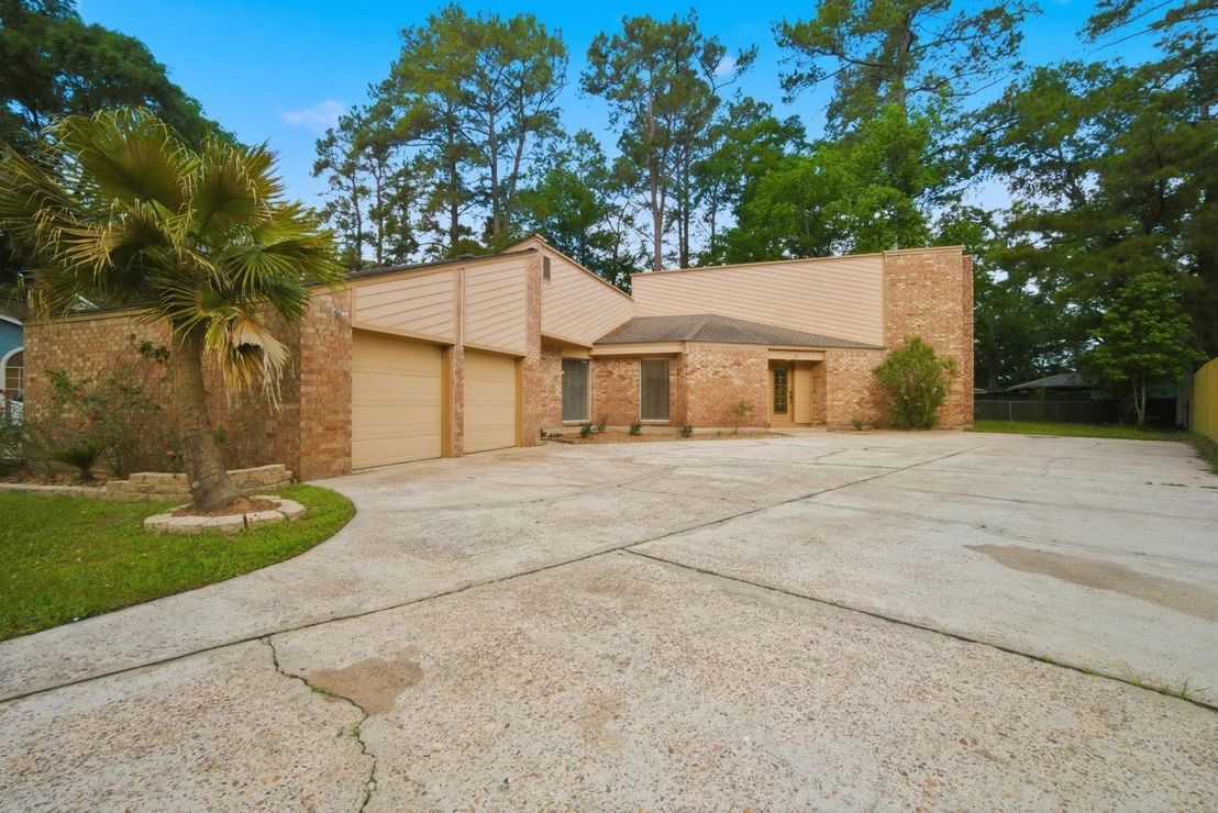 Photo of 74 Oak Grove Lane