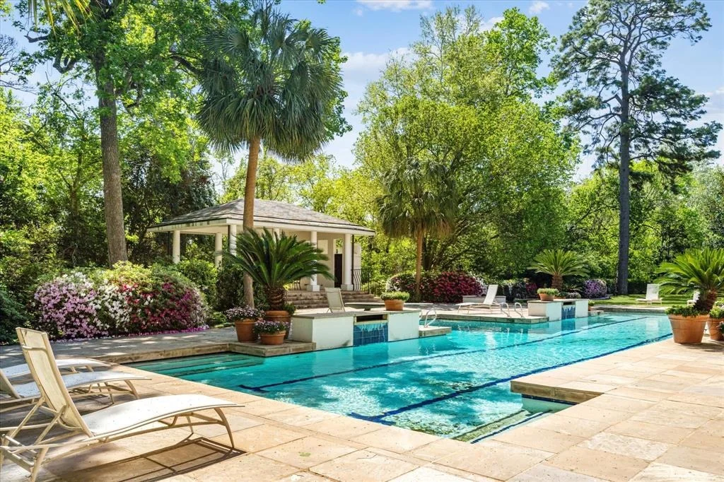 Photo of 324 Buckingham Drive