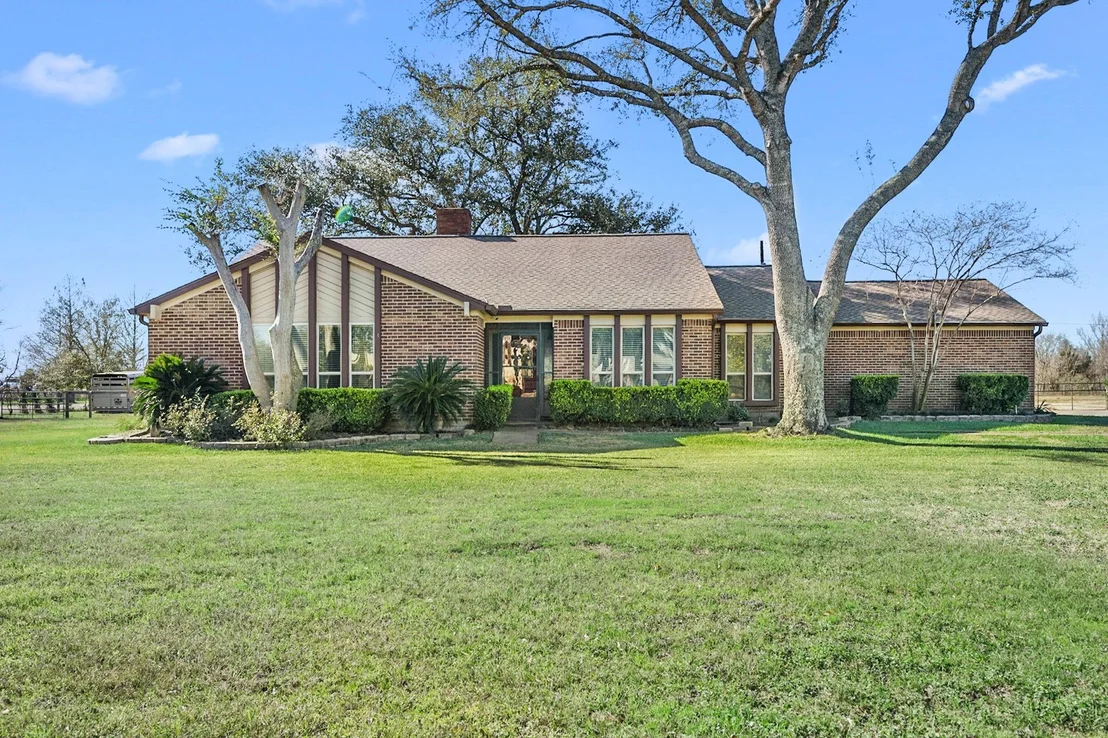 Photo of 26253 Sharp Road