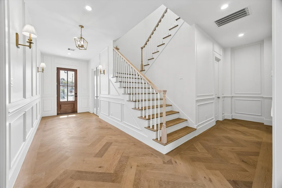 Photo of 1726 Chantilly Lane
