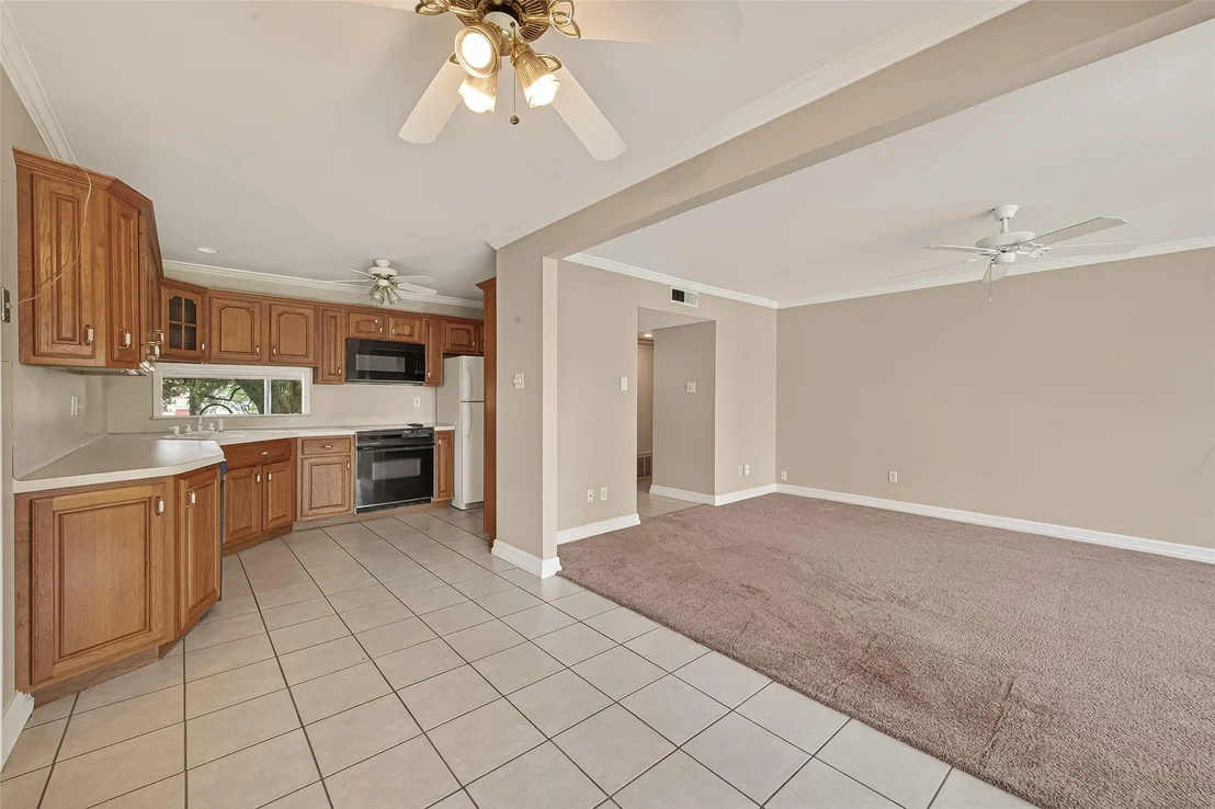 Photo of Unit 19 at 8211 Katy Freeway