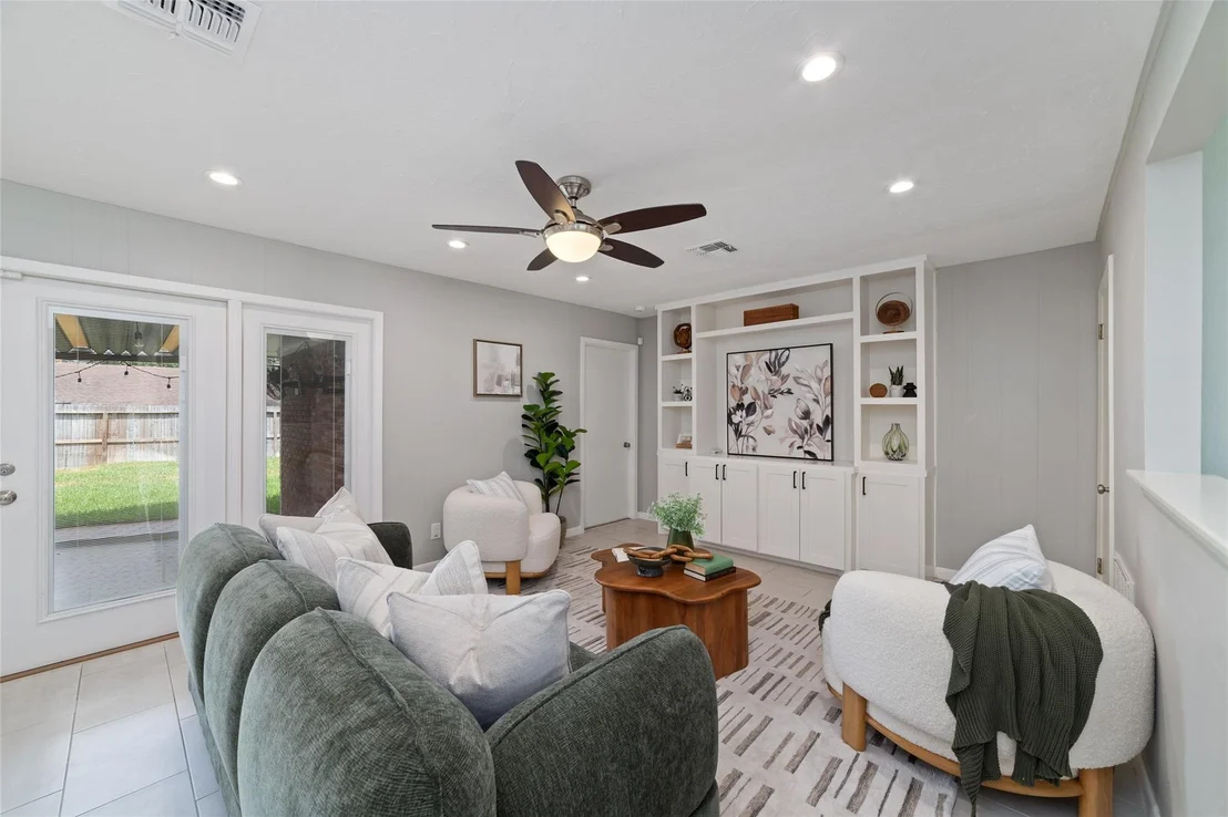 Photo of 2127 Lazybrook Drive