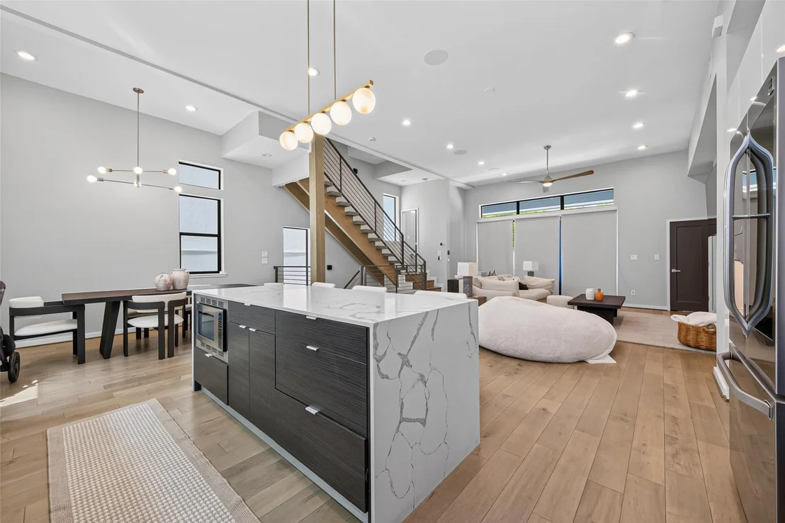 Photo of 607 Memorial Heights Drive