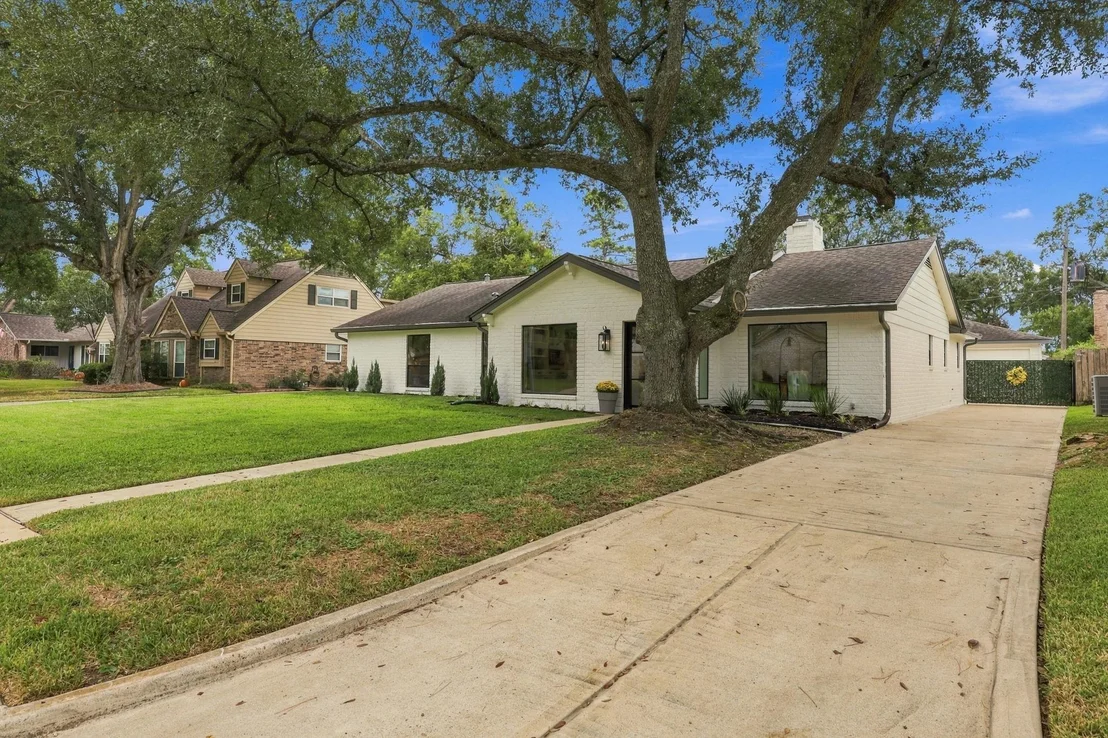 Photo of 11307 Valley Spring Drive