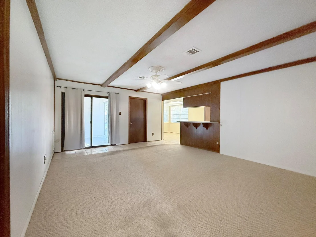Photo of 522 Charleston Square