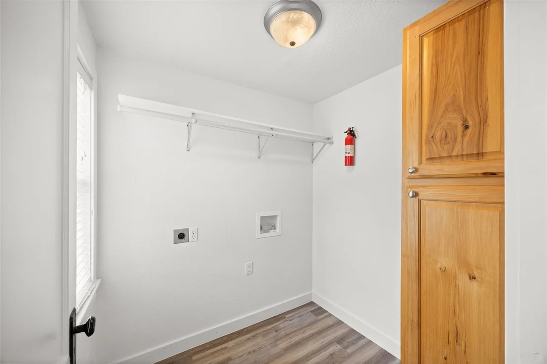 Photo of 906 W First Street