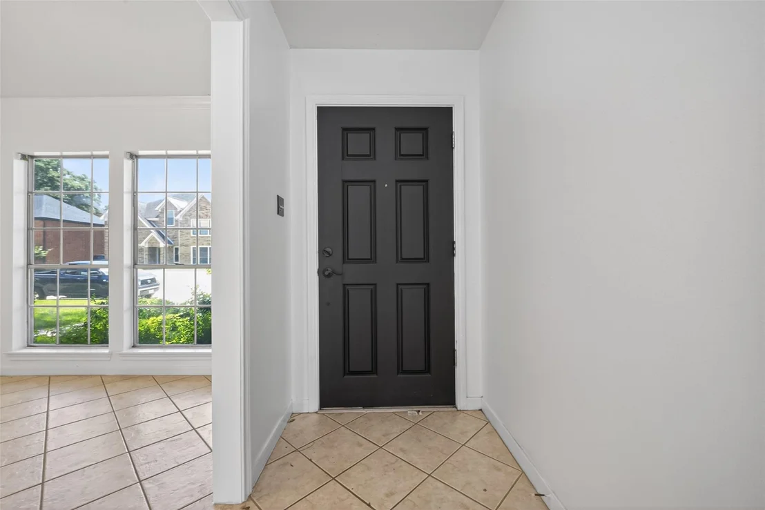 Photo of 5931 Thom Road