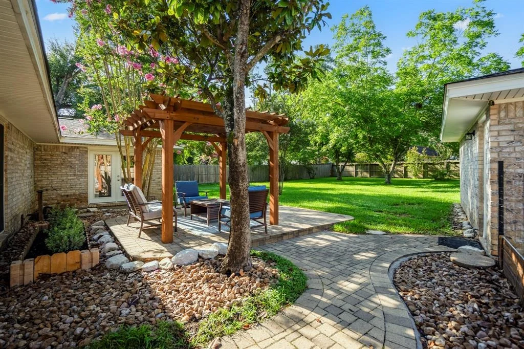 Photo of 214 Wickwood Drive